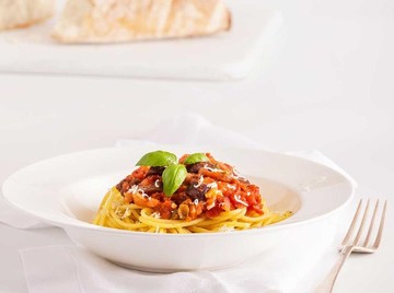 Spaghetti with Puttanesca Sauce 